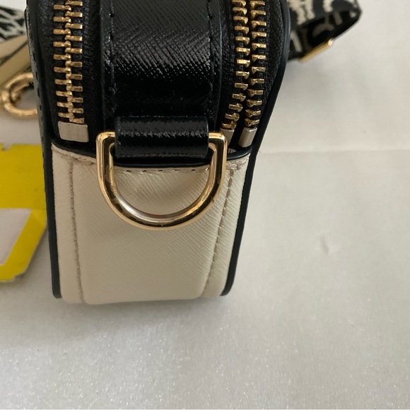 Marc Jacobs White and Gold Crossbody Bag - Picture 6 of 14